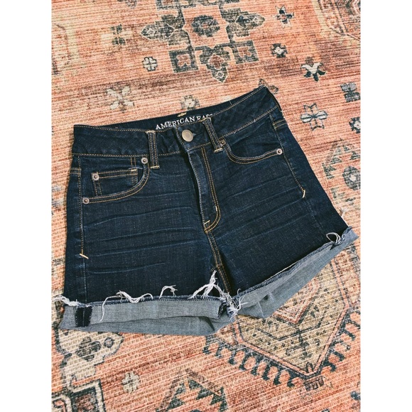 Hi-Waisted Super Stretch Shorts - Picture 3 of 6